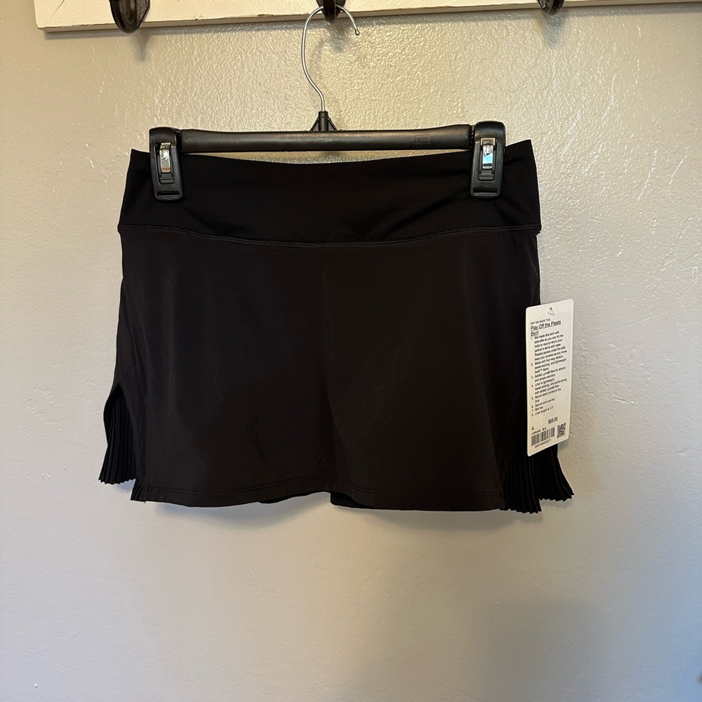 Lululemon play off the pleat skirt